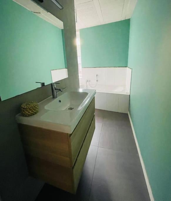 Appartement Cosy Au Centre De Борен Екстер'єр фото